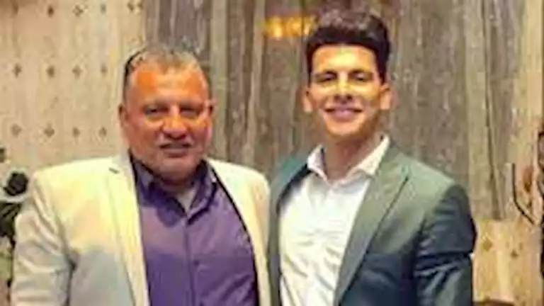 "الرد قاسي لا تقلق".. والد زيزو يوجه رسالة نارية لـ ممدوح عب 1 "الرد قاسي لا تقلق".. والد زيزو يوجه رسالة نارية لـ ممدوح عب
