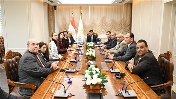 وزير الرياضة يلتقي وفد لجنة رفع الأثقال باللجنة البارالمبية الدولية 1 وزير الرياضة يلتقي