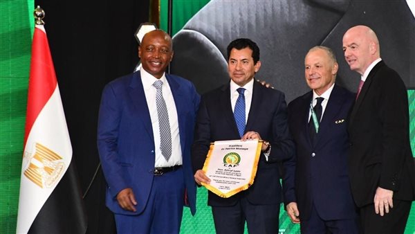 وزير الرياضة يُهنئ أبو ريدة بفوزه بعضوية المكتب التنفيذي للفيفا ورئاسة اتحاد شمال إفريقيا 1 وزير الرياضة يُهنئ