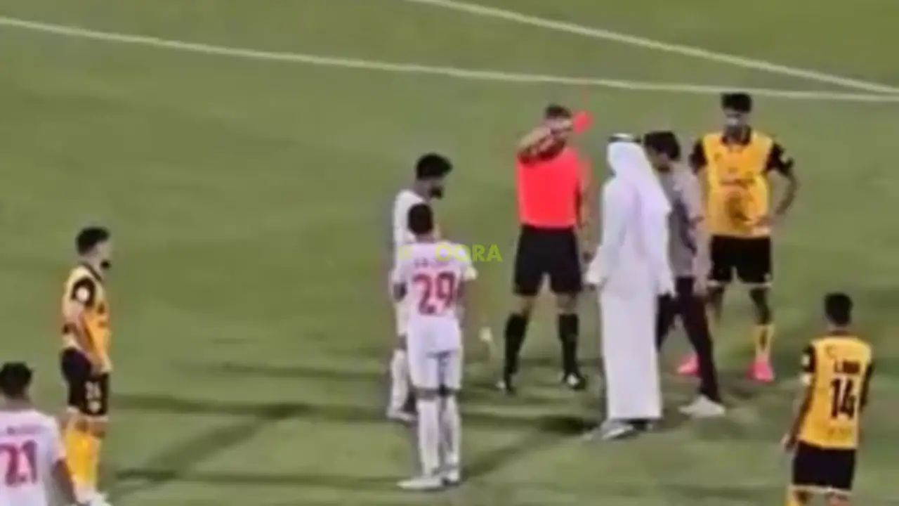 شاهد لحظة طرد رئيس نادي الكويت من الملعب في نصف نهائي كأس الأمير 1 لحظة طرد رئيس نادي الكويت
