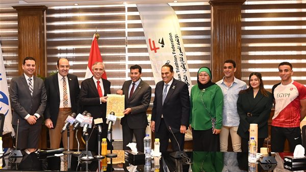 وزير الرياضة يشهد المؤتمر الصحفي للإعلان عن البطولات العربية والإفريقية للترايثلون بالجلالة 2 الدكتور أشرف صبحى،