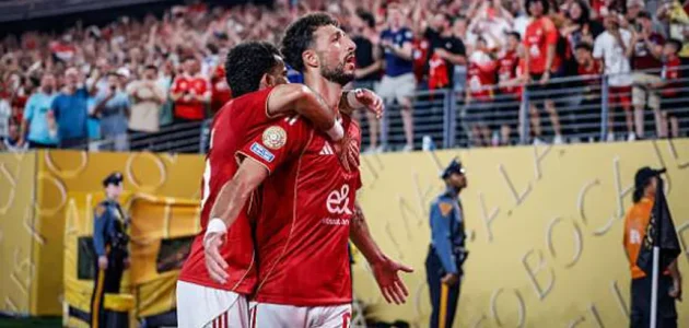 وسام أبو علي يجمع متعلقاته من التتش.. ويودع زملاءه في الأهلي (خاص) 1 أبو علي يجمع متعلقاته من التتش ويودع زملاءه في وسام أبو علي يجمع متعلقاته من التتش.. ويودع زملاءه في الأهلي (خاص)