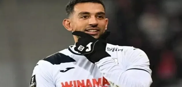 10 صور لأحمد حسن كوكا رفقة أبنائه في المطار 1 10 صور لأحمد حسن كوكا رفقة أبنائه في المطار