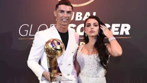 15 صورة لتفاصيل اللقاء الأول بين كريستيانو رونالدو وجورجينا 15 صورة لتفاصيل اللقاء الأول بين كريستيانو رونالدو وجورجينا