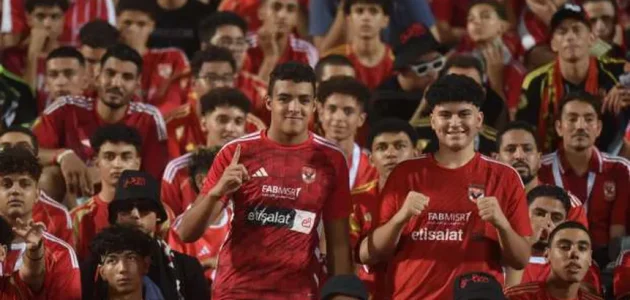جماهير الأهلي تهاجم اللاعبين وريبيرو.. وتدخل لتهدئة غضب المدرجات 1 الأهلي تهاجم اللاعبين وريبيرو وتدخل لتهدئة غضب المدرجات جماهير الأهلي تهاجم اللاعبين وريبيرو.. وتدخل لتهدئة غضب المدرجات