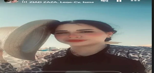 زوجة وليد سليمان على شاطئ البحر في المصيف