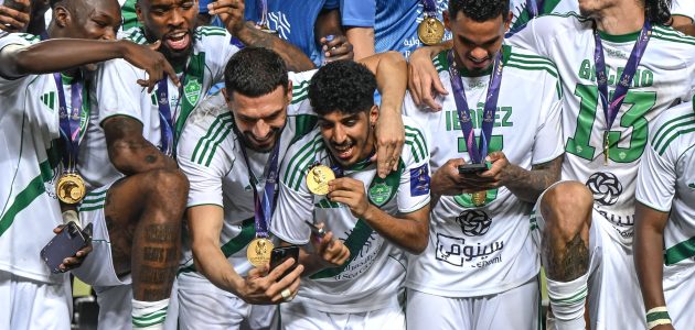 موعد مباراة الأهلي ونيوم في دوري روشن السعودي 2025-2026 .. والقنوات الناقلة | كووورة 1 kooora logo