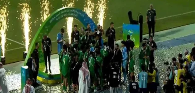 (11) صورة ترصد لحظة تتويج المنتخب السعودي بكأس الخليج تحت 20 عامًا بمش 1 (11) صورة ترصد لحظة تتويج المنتخب السعودي بكأس الخليج تحت 20 عامًا بمش