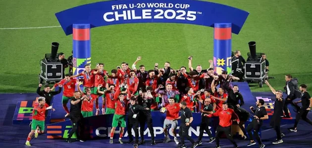 المغرب تعيد كأس العالم للشباب للقارة السمراء بعد 16 عاما