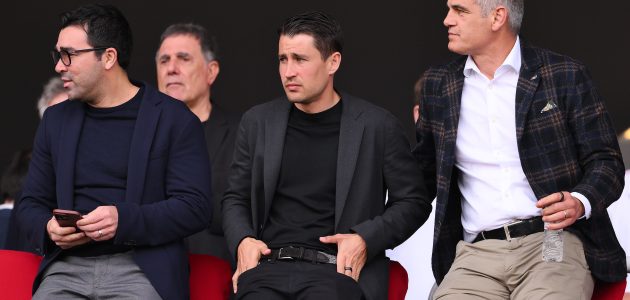 ديكو يستخدم إنجاز إنريكي لتخفيف أزمة برشلونة | كووورة
