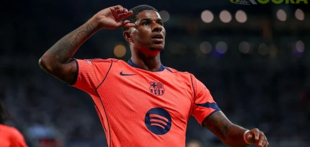 ماركوس راشفورد .. برشلونة يفاجئ مانشستر يونايتد بموقفه من تفعيل بند شراءه