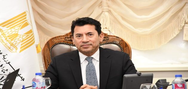 وزير الرياضة يعلق على أزمة الزمالك وأرض أكتوبر‎ | كووورة
