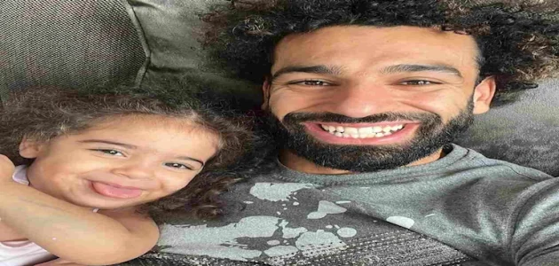 ظهور جديد لمحمد صلاح رفقة ابنته كيان (صورة) 1 ظهور جديد لمحمد صلاح رفقة ابنته كيان (صورة)