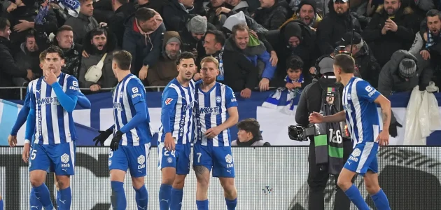 "ادهسوا رأسه".. تصرف مسيء من جماهير ألافيس ضد نجم ريال مدريد 1 “ادهسوا رأسه”.. تصرف مسيء من جماهير ألافيس ضد نجم ريال مدريد