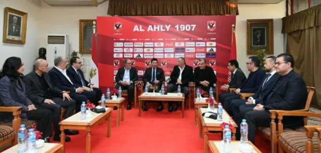 تفاصيل زيارة وزير الرياضة للنادي الأهلي واجتماعه بأعضاء مجلس الإدارة (صور)