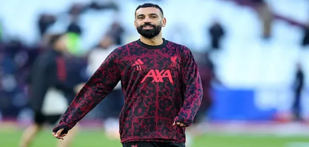"يبدو وكأنه يودع الجماهير".. لقطات جديدة لمحمد صلاح تثير الجدل (فيديو) 1 “يبدو وكأنه يودع الجماهير”.. لقطات جديدة لمحمد صلاح تثير الجدل (فيديو)