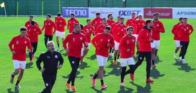 استقبال مفاجئ للاعبي منتخب مصر في فندق الإقامة بعد الفوز على بنين