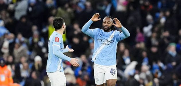 سيمينيو يقص شريط أهدافه مع السيتي في اكتساح تاريخي لإكسيتر بعشرة أهداف